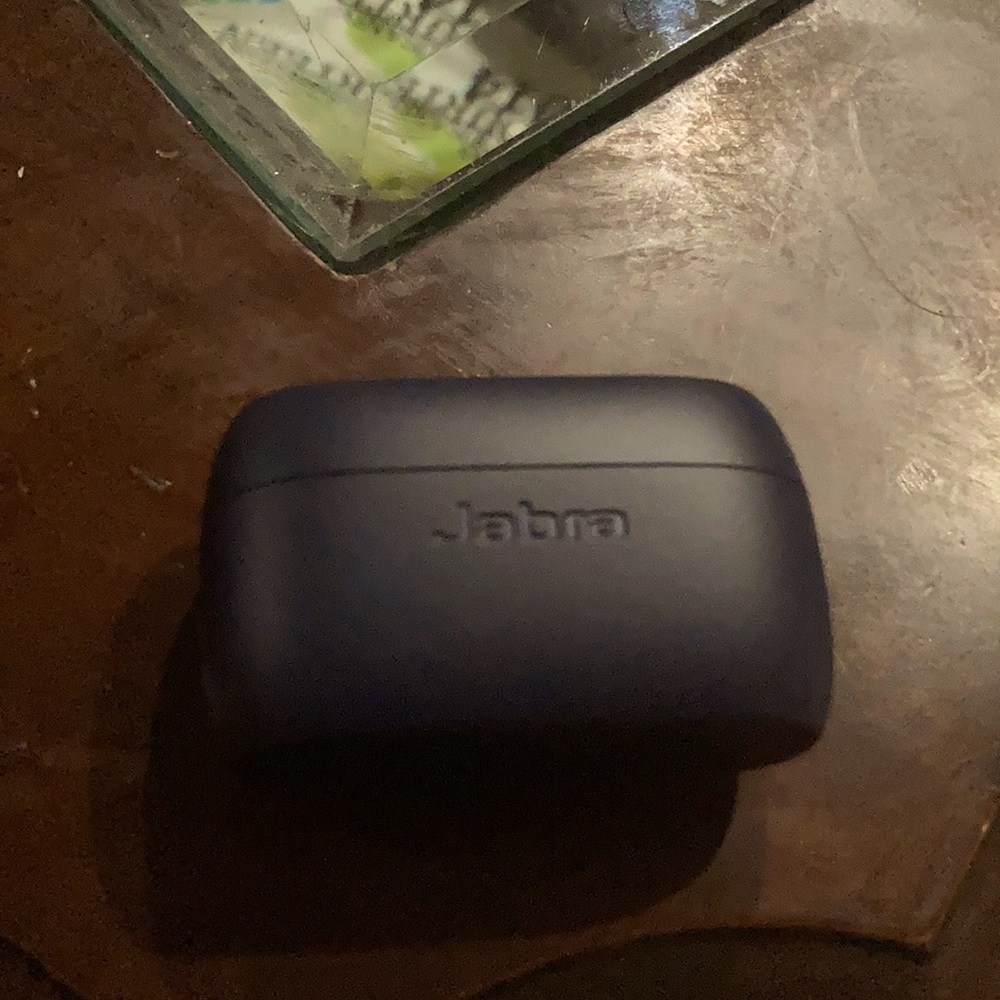 Jabra Elite 75t earbuds